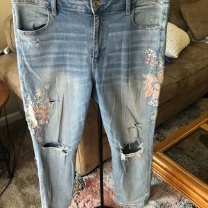 AE Skinny ripped jeans with floral embroidery
